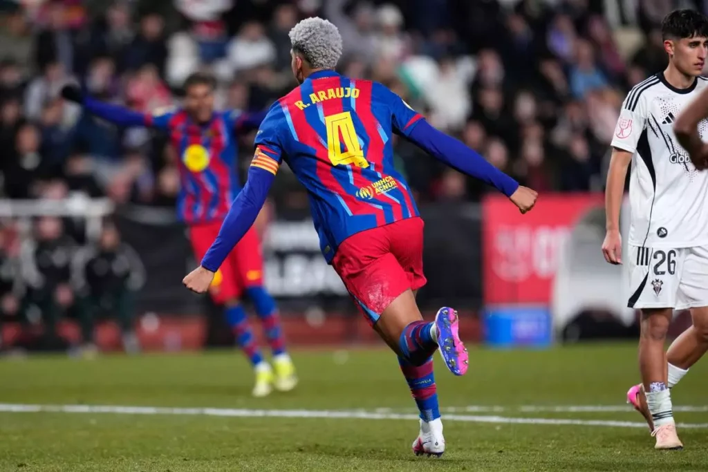 Ronald Araujo celebrates