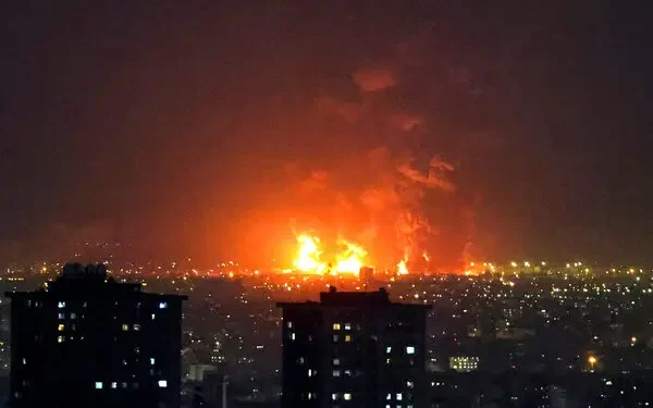 US, Israeli Airstrikes Hit Iranian Oil Facilities US-Israel strikes on Iranian oil facilities