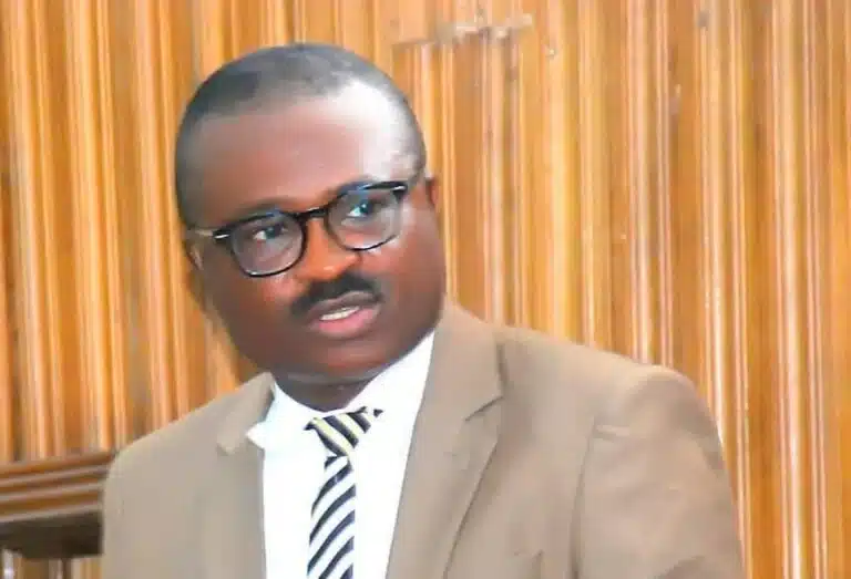 State Assembly Suspends Lawmaker 1000651467