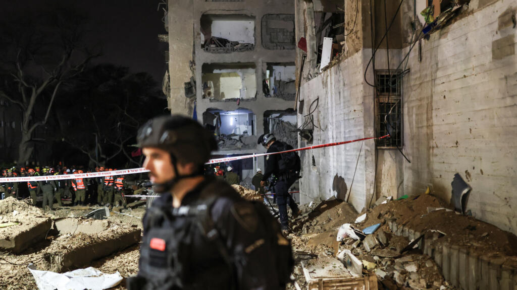 Iran Missile Strikes Hit Israel, Over 100 Injured South Israeli Attack