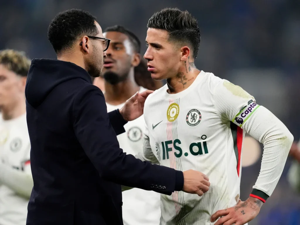 Chelsea Suspend Fernández for Two Matches Photo of Liam Rosenior and Enzo Fernandez