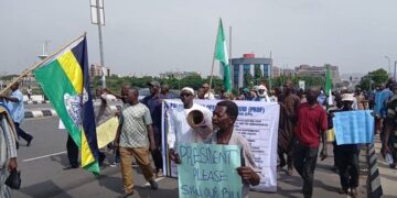 Retired police officers protest