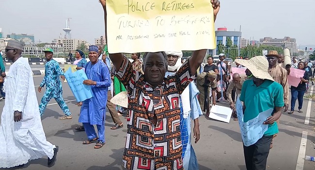 Retire police officers protesting