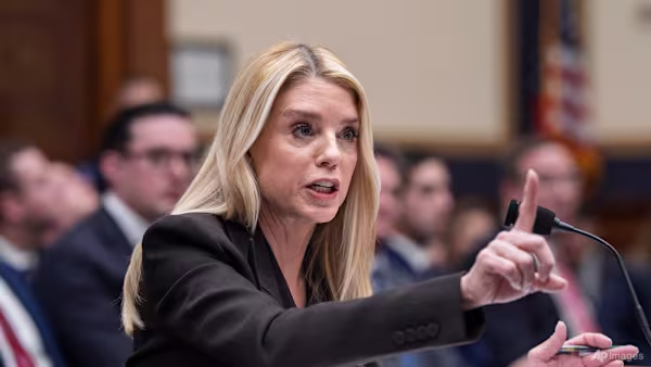 Photo of Pam Bondi