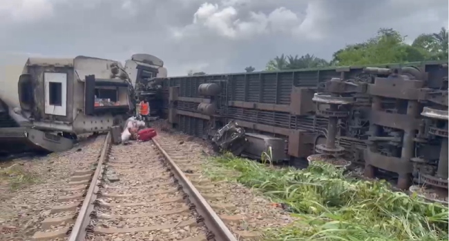 Three Dead as Warri–Itakpe Train Derails Again Train