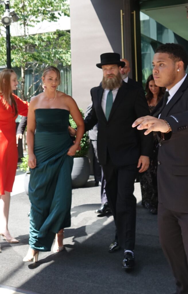Taylor Swift and Kelce Wed in Spectacular Madison Square Garden Ceremony (PHOTOS) 1000943086 1783145747