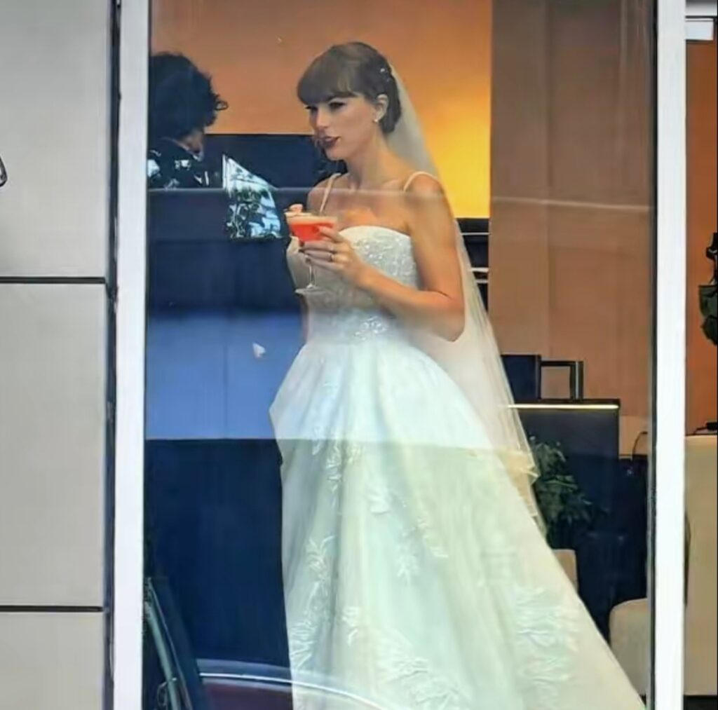 Taylor Swift and Kelce Wed in Spectacular Madison Square Garden Ceremony (PHOTOS) 1000943131 1783148346
