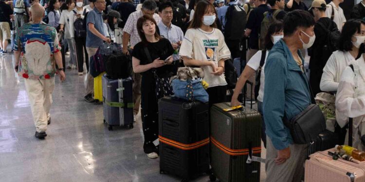 Rainfall Leaves Five Dead, 6,000 Stranded at Airport Airport