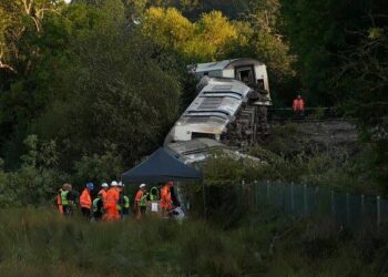 Two Seriously Injured as Southern Train Derails Near Lewes Train