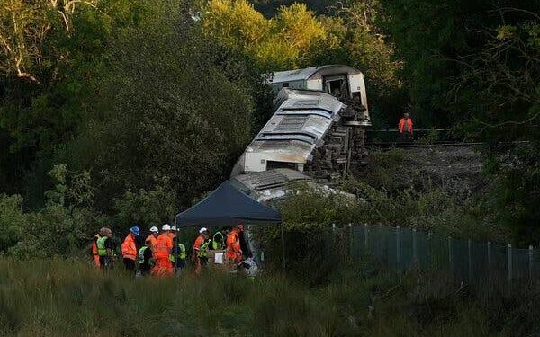 Two Seriously Injured as Southern Train Derails Near Lewes Train